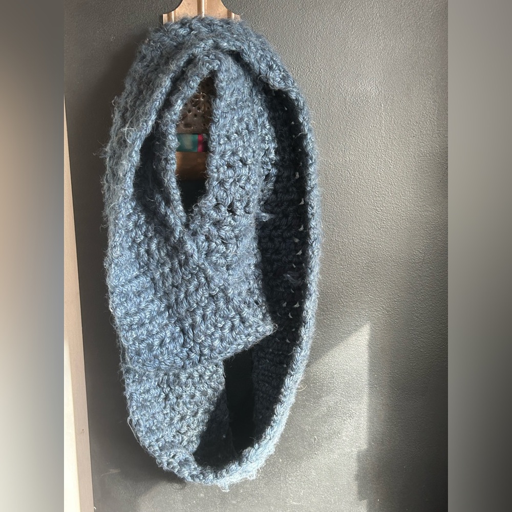 Wool Handknit Handmade Chunky Blue Crochet Infinity Scarf OS